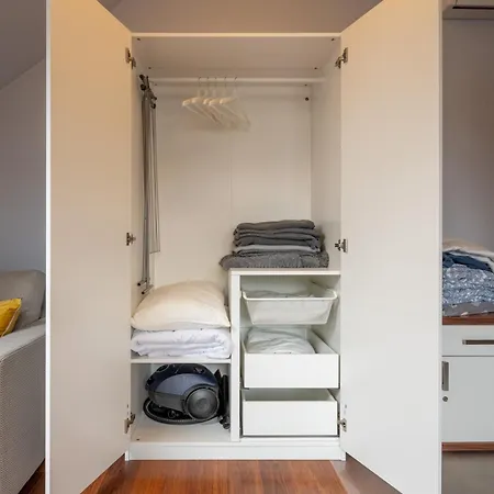 A Comfortable Midway Krakow-oswiecim * Chrzanow