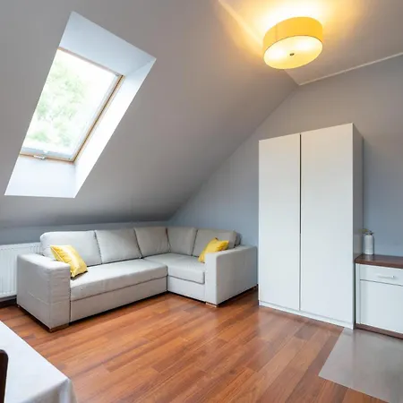 Apartment A Comfortable Midway Krakow-oswiecim