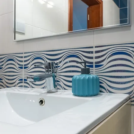 A Comfortable Midway Krakow-oswiecim Apartment Chrzanow