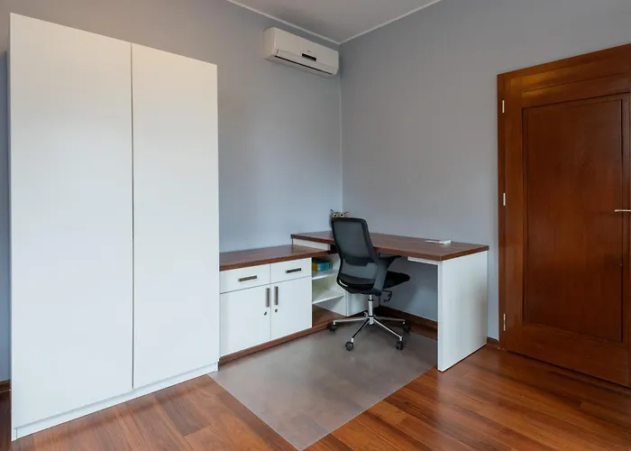 A Comfortable Midway Krakow-oswiecim